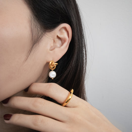 Aurelie Knot Baroque Pearl Earrings in Gold